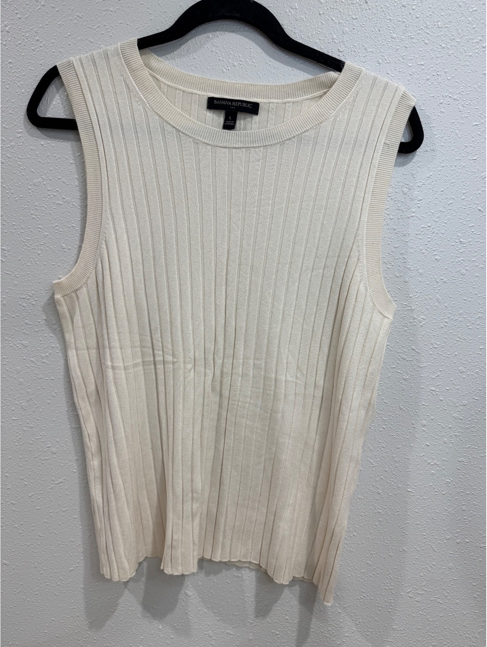 Banana Republic Cream Ribbed Knit Sleeveless Sweater Top – Women’s Large